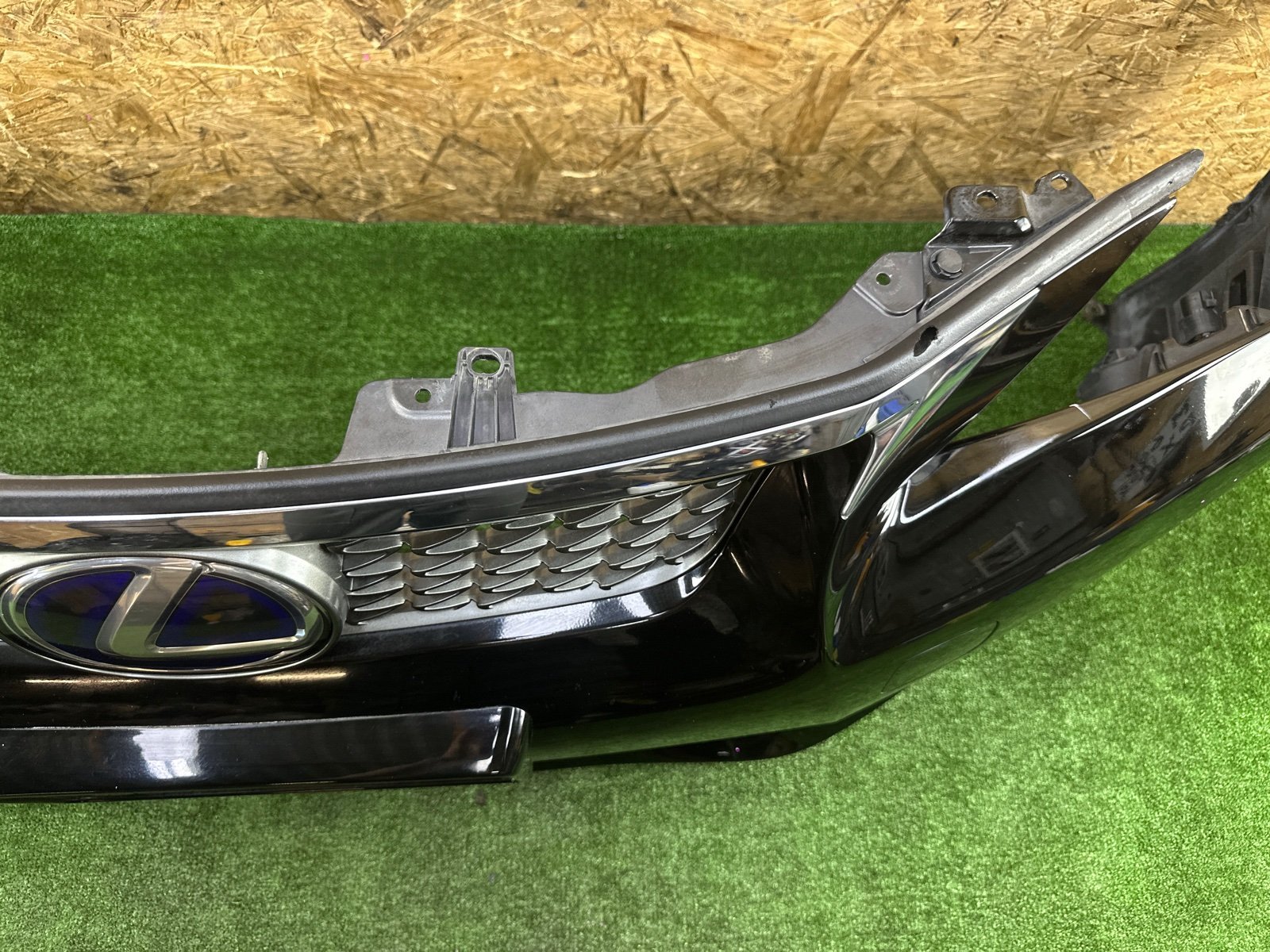 Бампер передний CT200H 2011 CT200H 2ZR-FXE