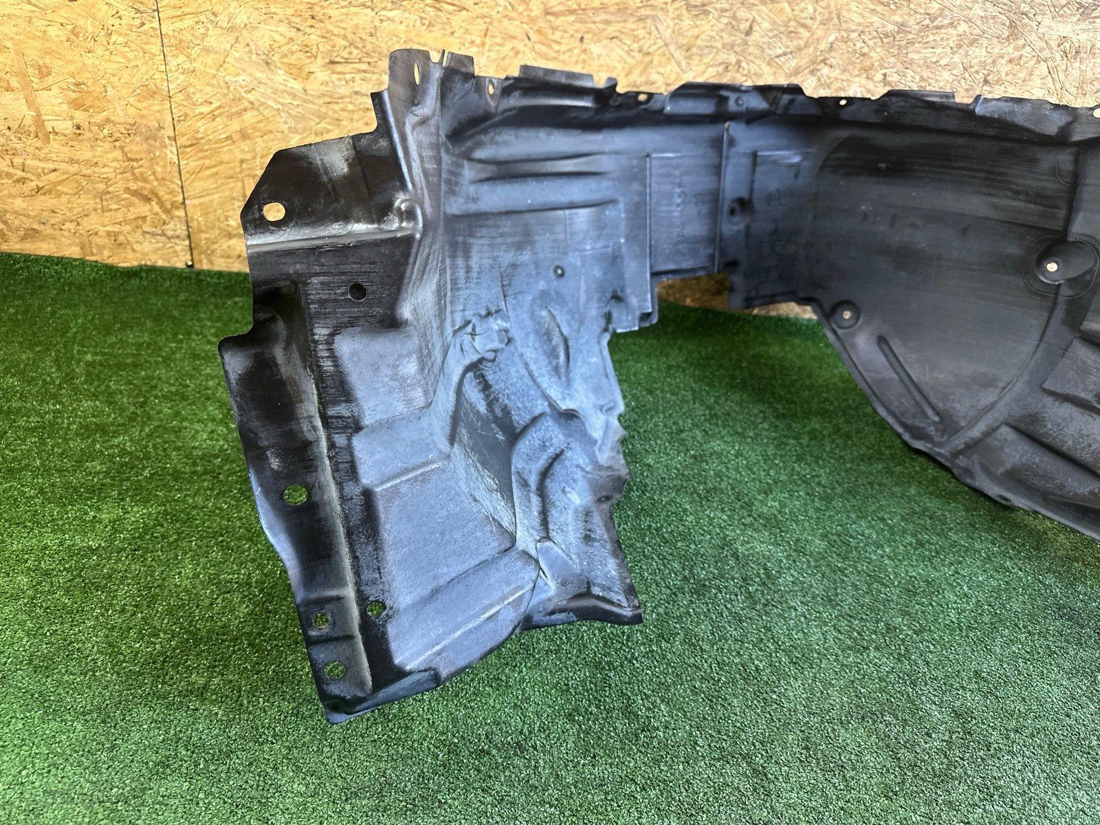 Подкрылок передний правый LS600HL 2013 UVF46 2UR-FSE Подкрылок передний правый LS600HL 2013 UVF46 2UR-FSE