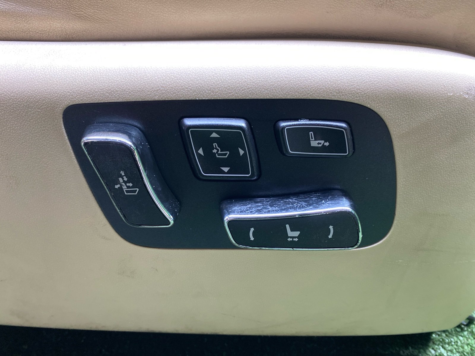Сиденье комплект LS600HL 2013 UVF46 2UR-FSE