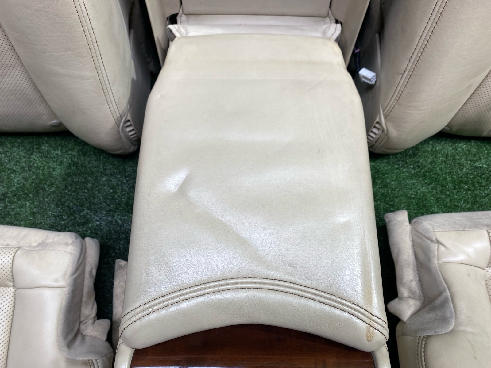 Сиденье комплект LS600HL 2013 UVF46 2UR-FSE
