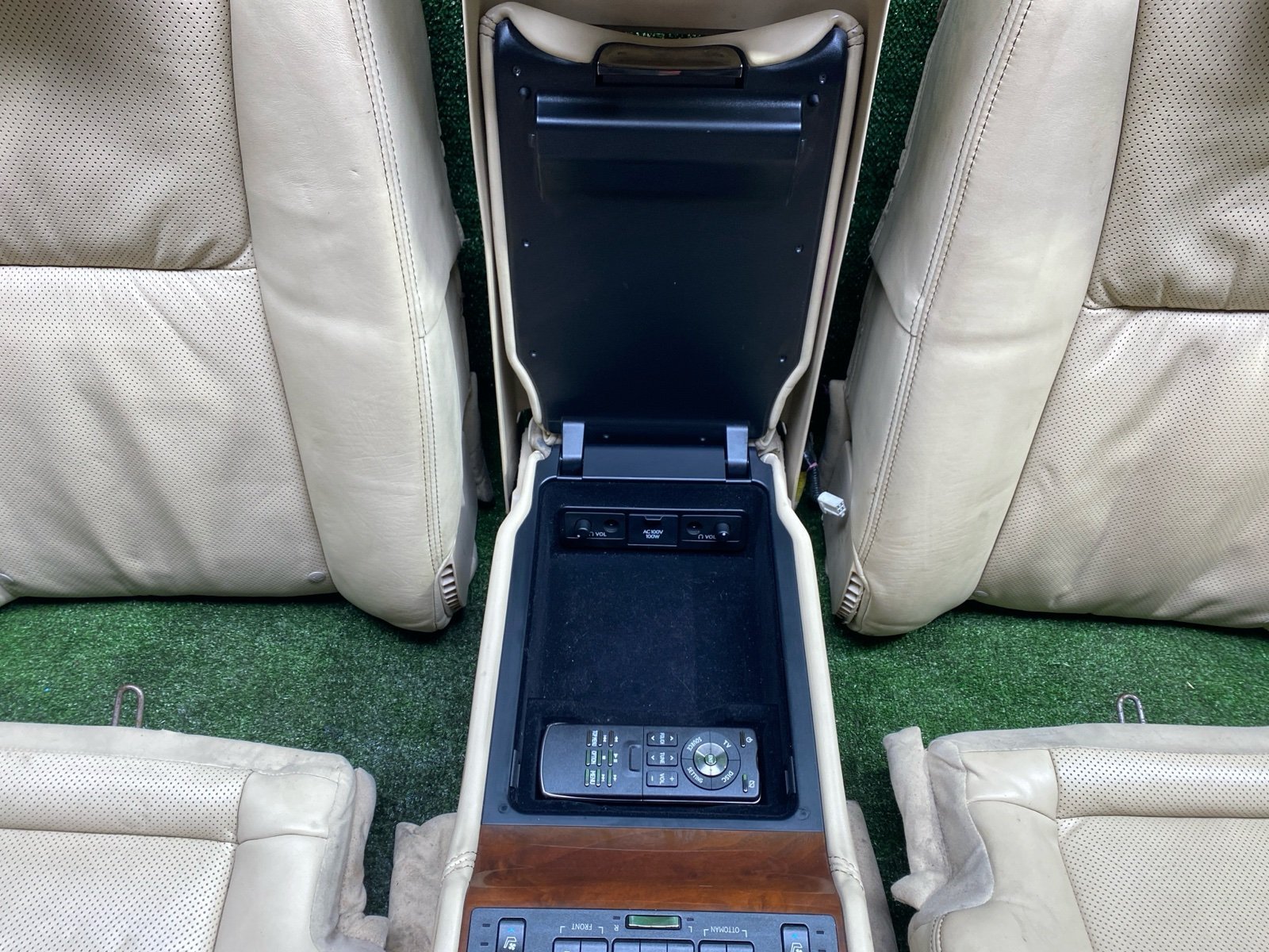 Сиденье комплект LS600HL 2013 UVF46 2UR-FSE