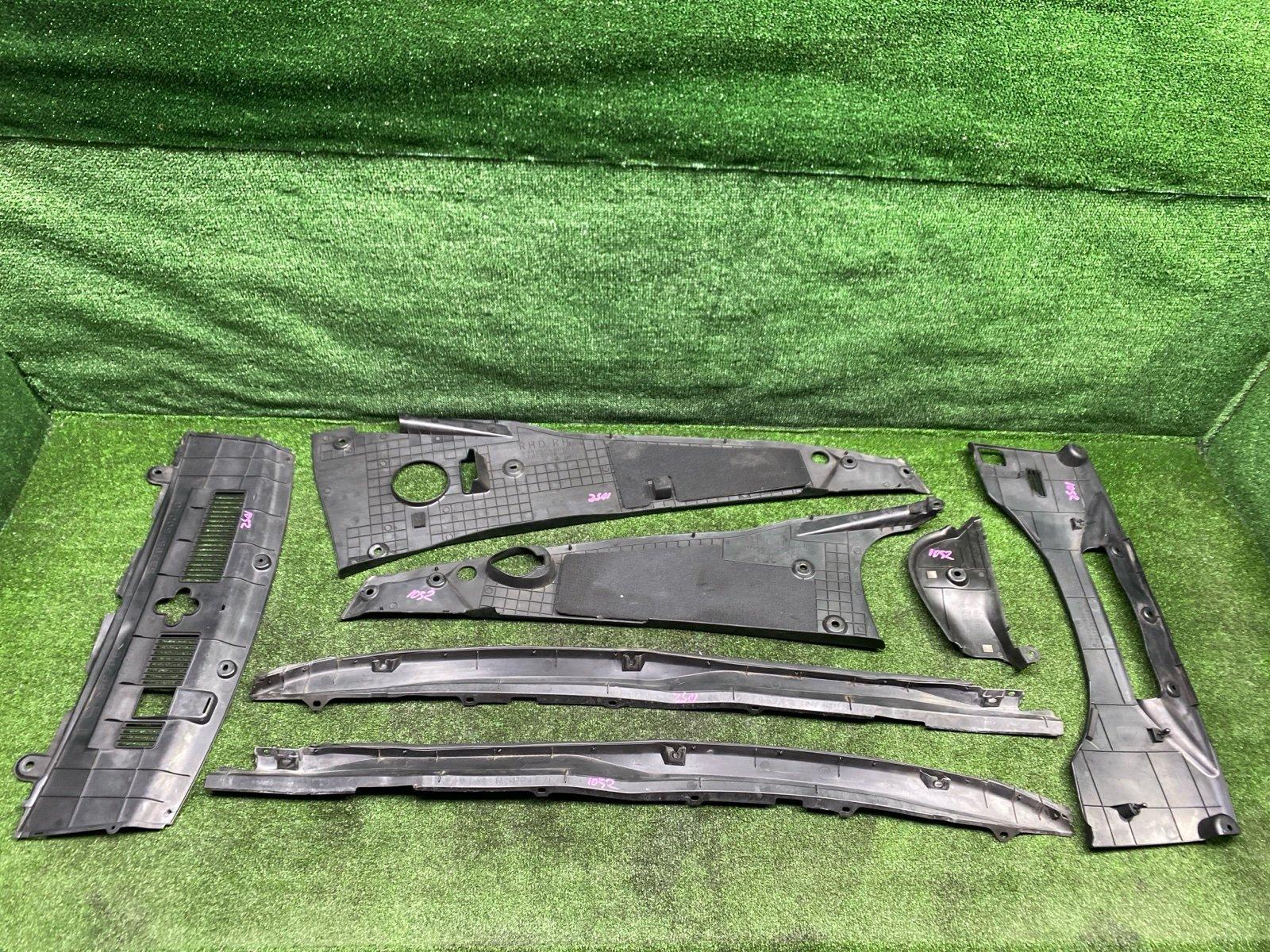 Накладка замка капота LS600HL 2013 UVF46 2UR-FSE Накладка замка капота LS600HL 2013 UVF46 2UR-FSE