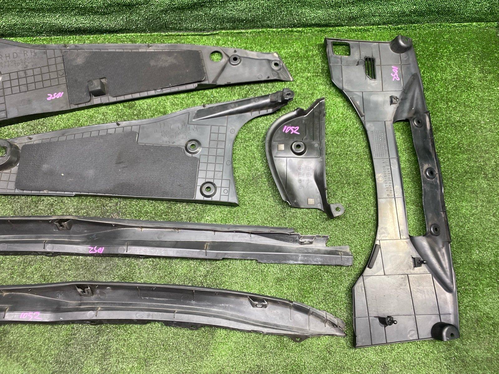 Накладка замка капота LS600HL 2013 UVF46 2UR-FSE Накладка замка капота LS600HL 2013 UVF46 2UR-FSE