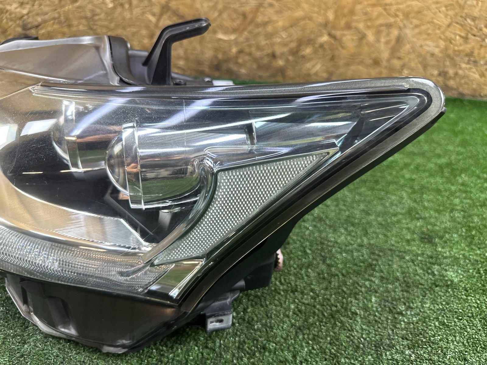 Фара левая CT200H 2011 CT200H 2ZR-FXE