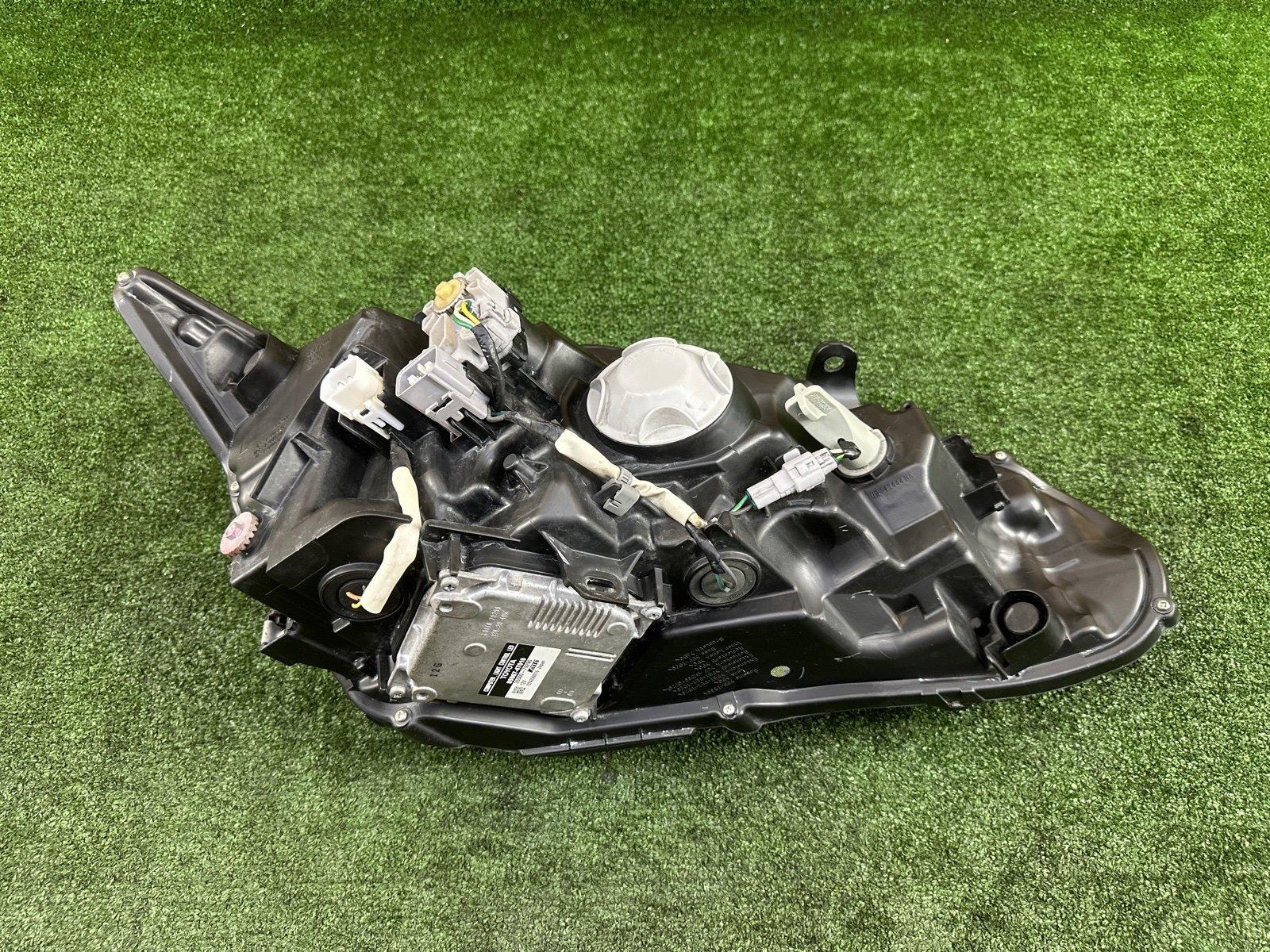 Фара левая CT200H 2011 CT200H 2ZR-FXE