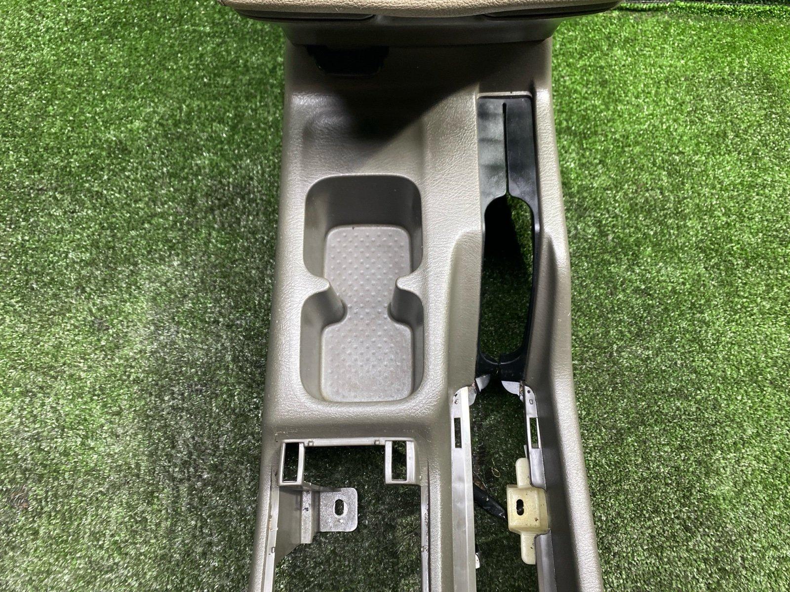 Бардачок между сиденьями TERRANO REGULUS 2000 JLR50 VG33E Бардачок между сиденьями TERRANO REGULUS 2000 JLR50 VG33E