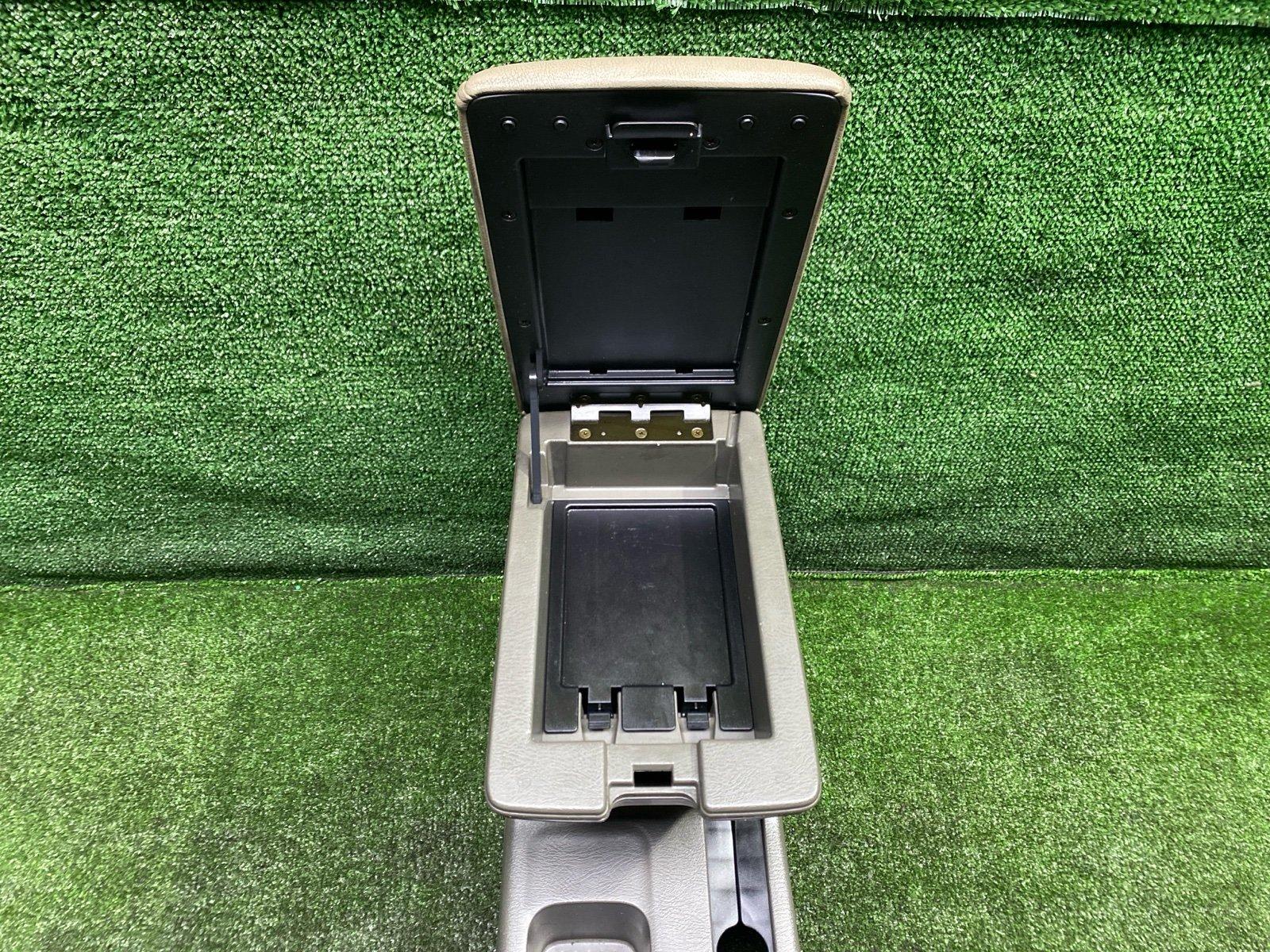 Бардачок между сиденьями TERRANO REGULUS 2000 JLR50 VG33E Бардачок между сиденьями TERRANO REGULUS 2000 JLR50 VG33E