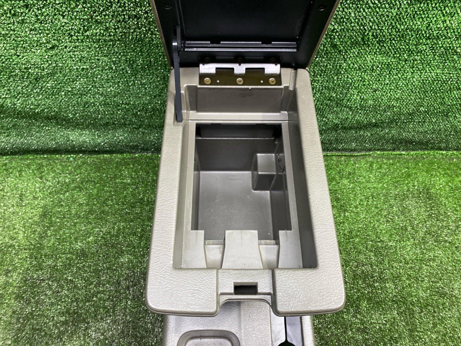 Бардачок между сиденьями TERRANO REGULUS 2000 JLR50 VG33E Бардачок между сиденьями TERRANO REGULUS 2000 JLR50 VG33E