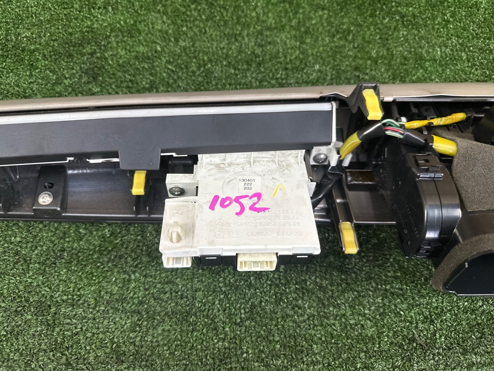 Накладка на торпедо LS600HL 2013 UVF46 2UR-FSE