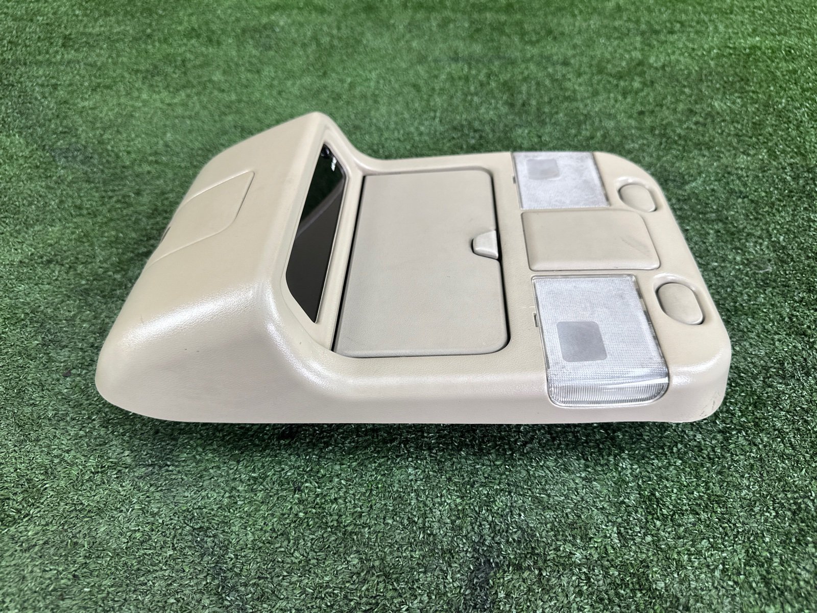 Плафон салона TERRANO REGULUS 2000 JLR50 VG33E