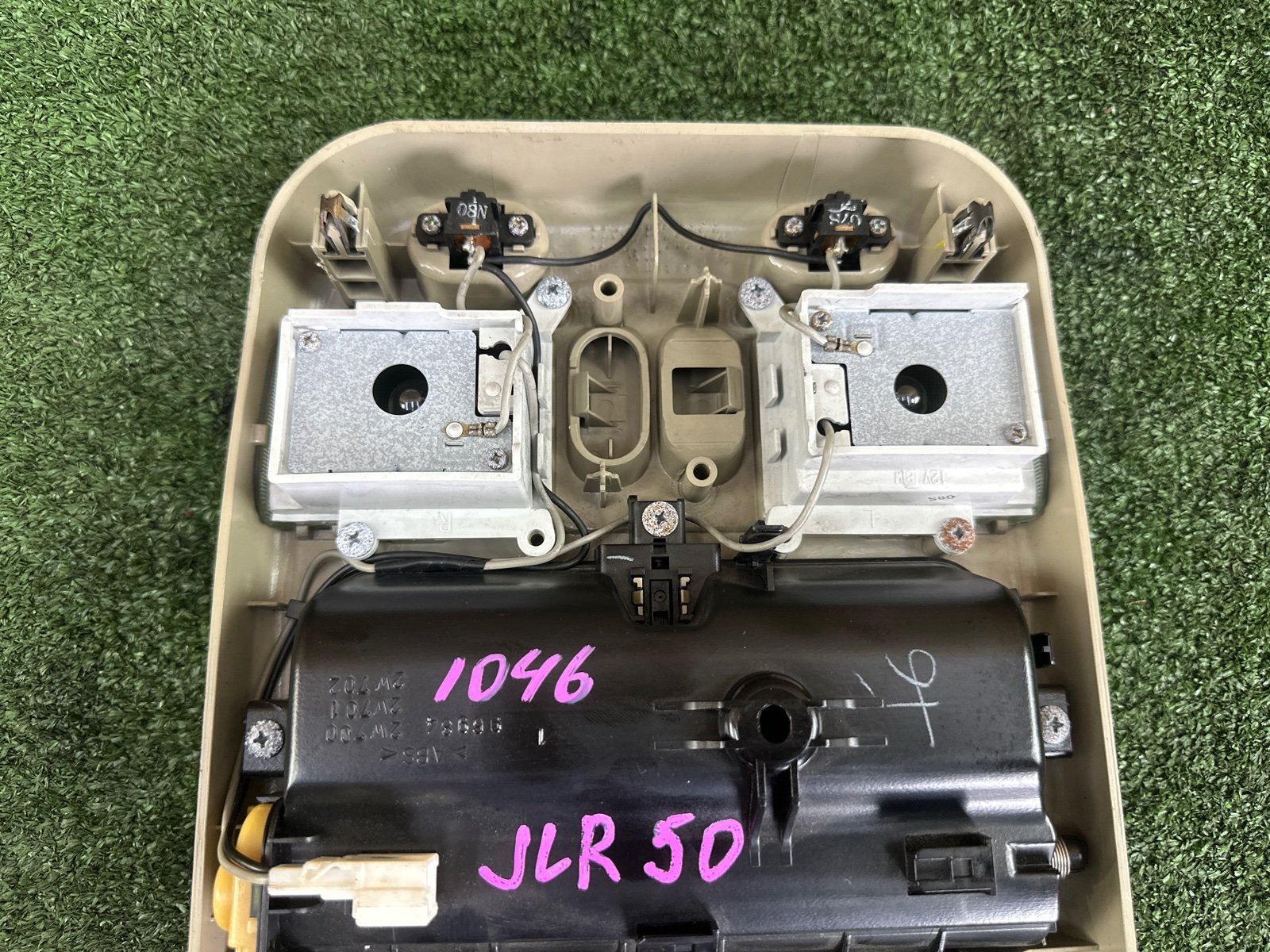 Плафон салона TERRANO REGULUS 2000 JLR50 VG33E