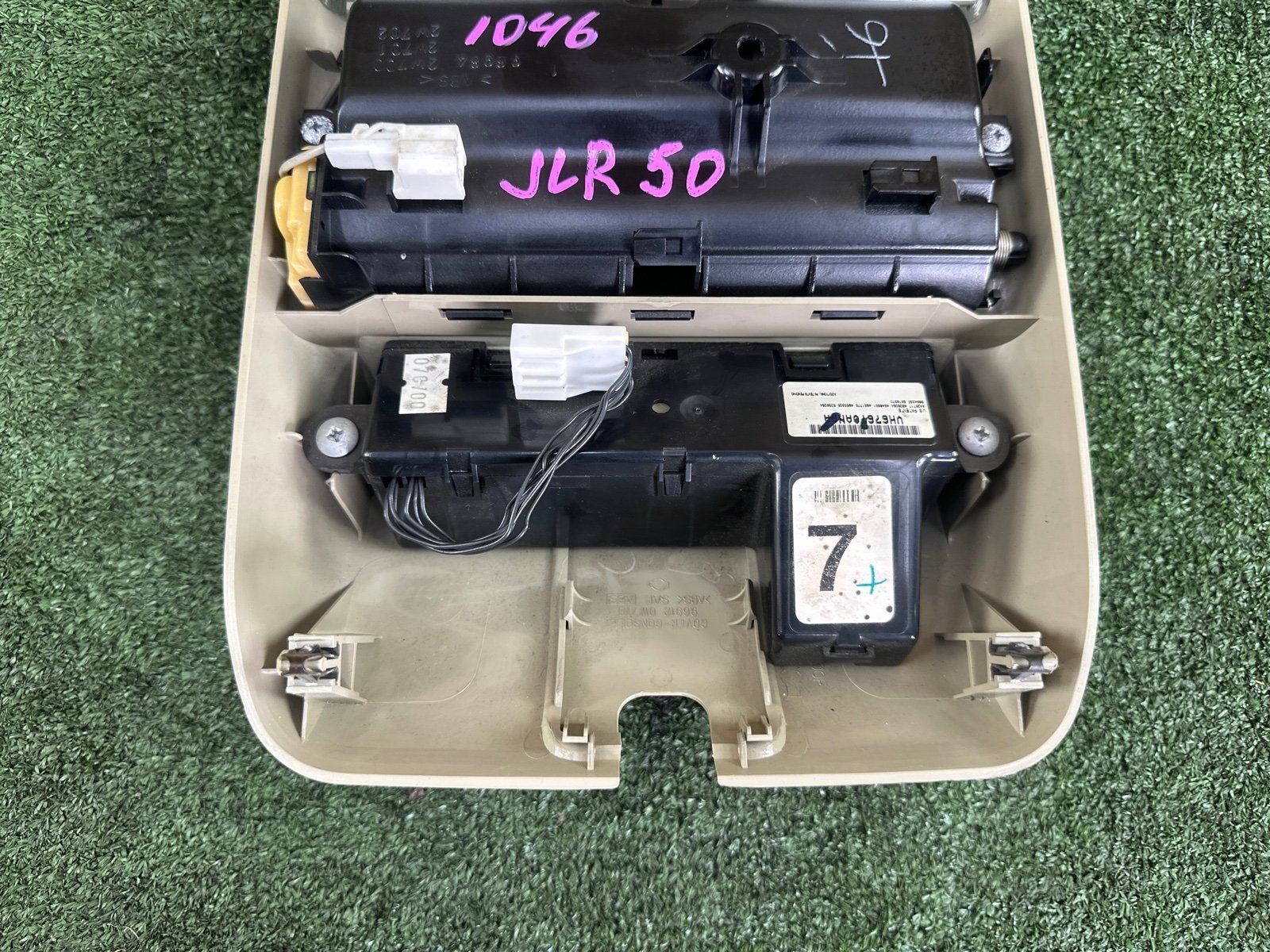 Плафон салона TERRANO REGULUS 2000 JLR50 VG33E