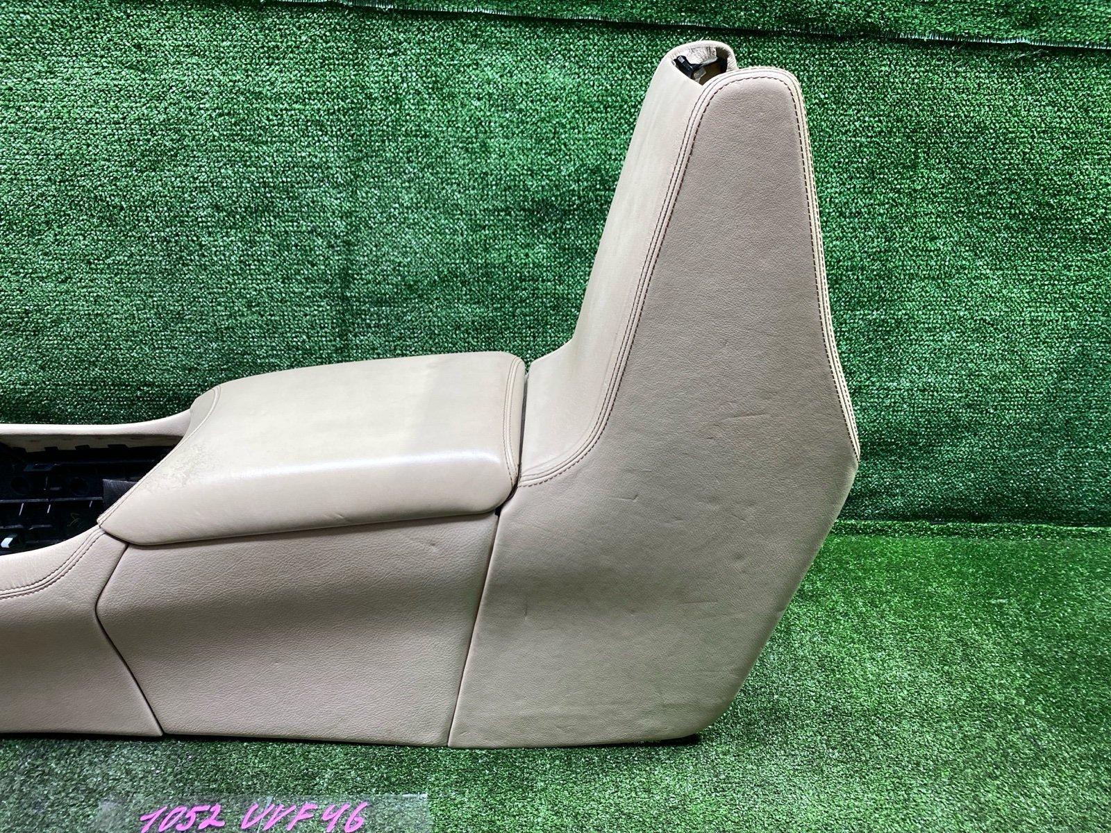 Бардачок между сиденьями LS600HL 2013 UVF46 2UR-FSE Бардачок между сиденьями LS600HL 2013 UVF46 2UR-FSE