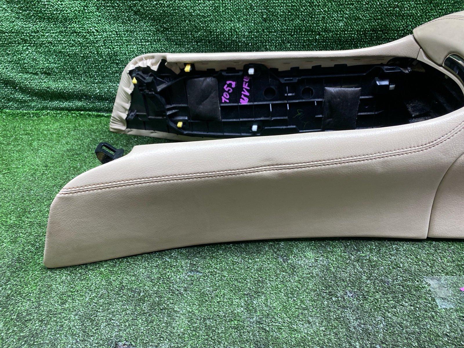 Бардачок между сиденьями LS600HL 2013 UVF46 2UR-FSE Бардачок между сиденьями LS600HL 2013 UVF46 2UR-FSE