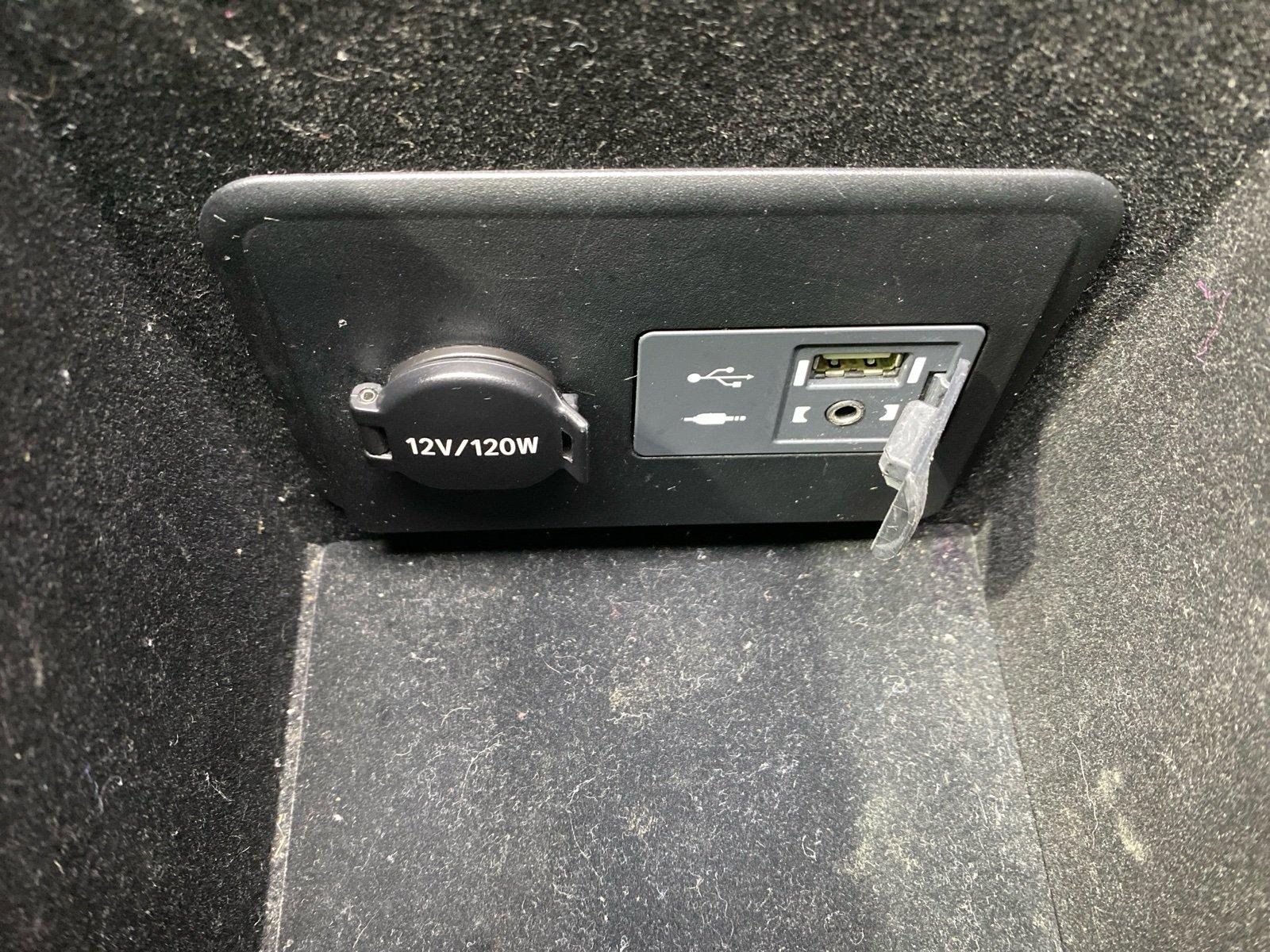 Бардачок между сиденьями LS600HL 2013 UVF46 2UR-FSE Бардачок между сиденьями LS600HL 2013 UVF46 2UR-FSE