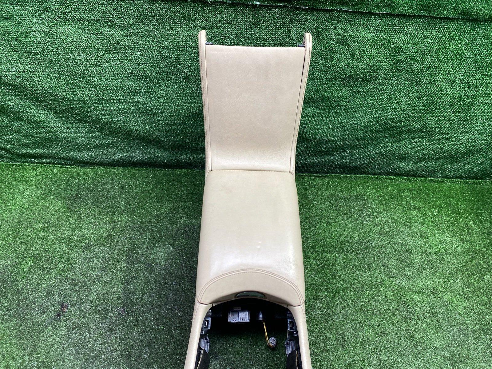 Бардачок между сиденьями LS600HL 2013 UVF46 2UR-FSE Бардачок между сиденьями LS600HL 2013 UVF46 2UR-FSE