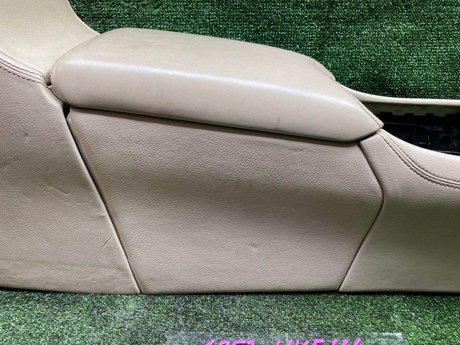 Бардачок между сиденьями LS600HL 2013 UVF46 2UR-FSE Бардачок между сиденьями LS600HL 2013 UVF46 2UR-FSE