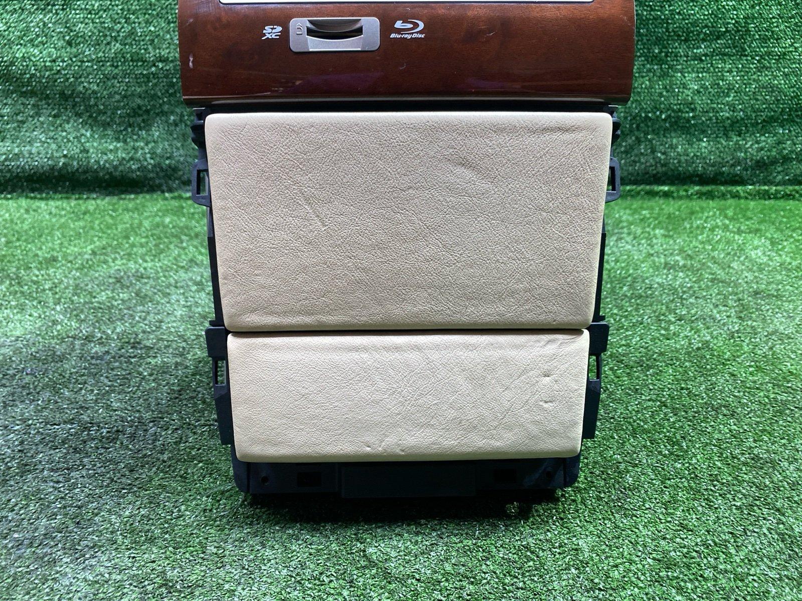 Консоль между сидений LS600HL 2013 UVF46 2UR-FSE