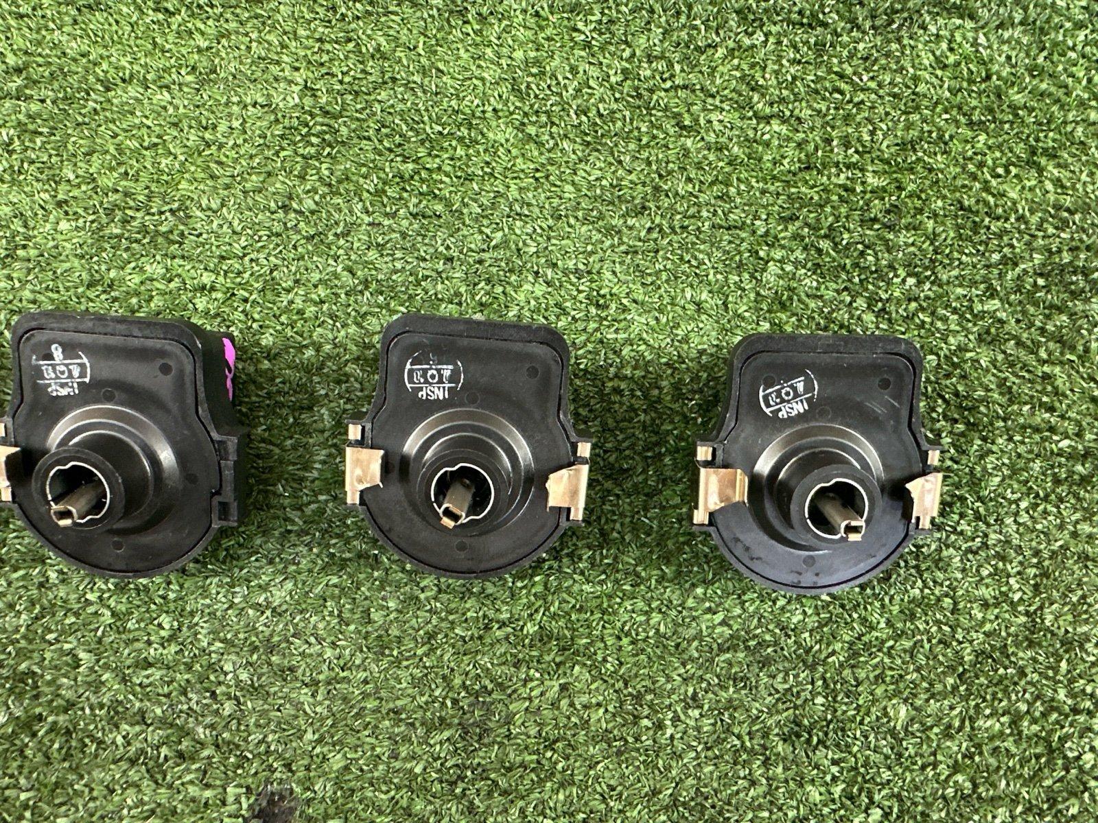 Блок управления подвеской LS600HL 2013 UVF46 2UR-FSE