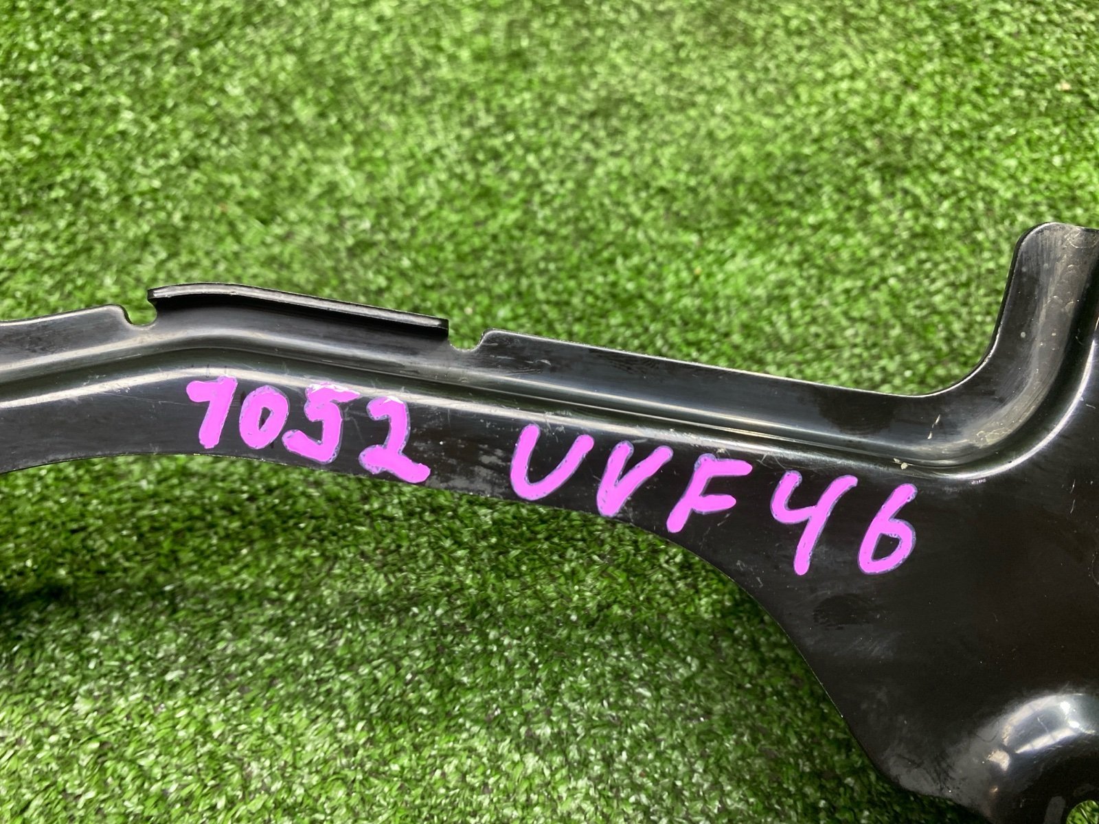 Датчик высоты дорожного просвета передний левый LS600HL 2013 UVF46 2UR-FSE