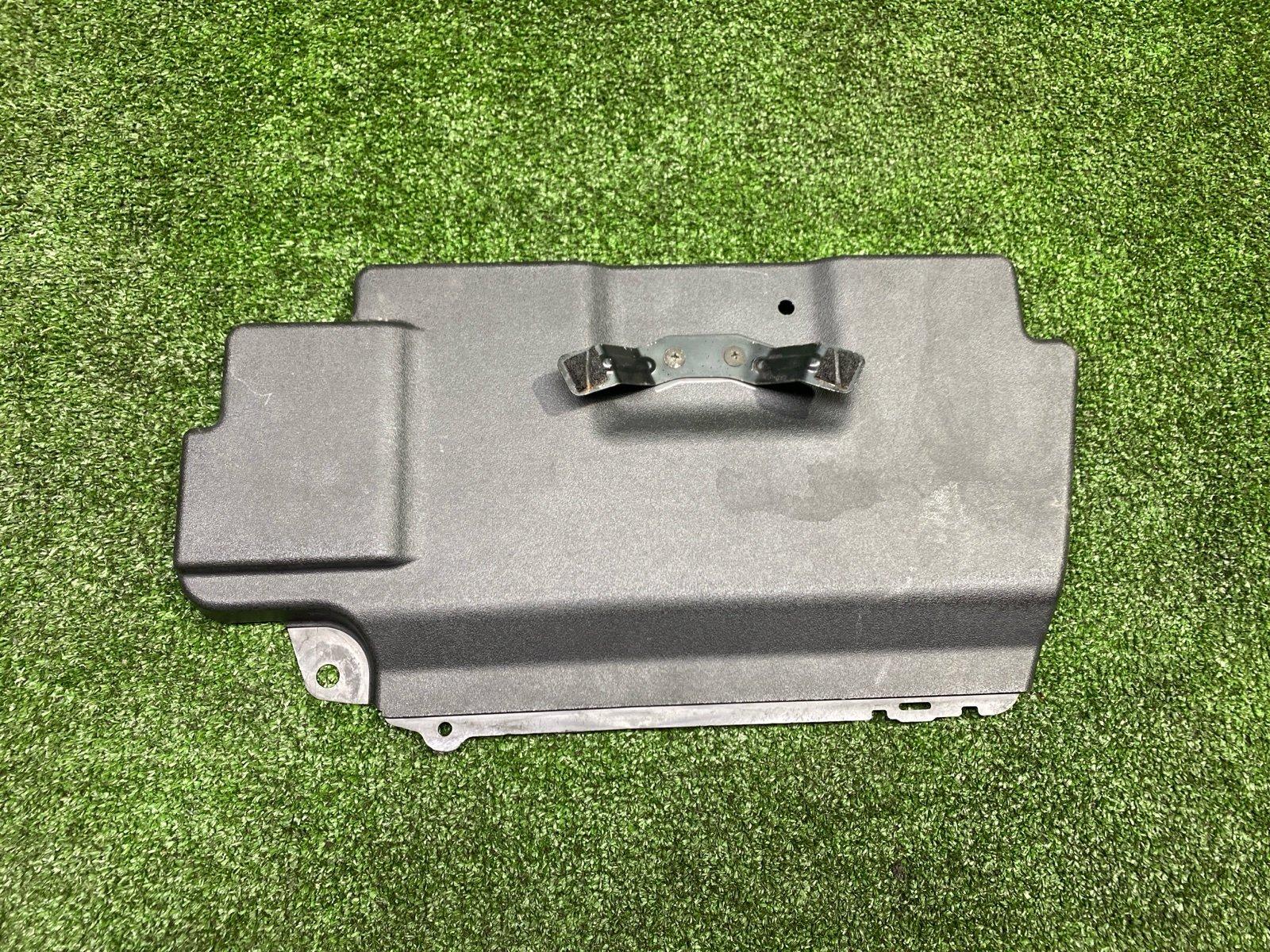 Запчасть крышка двс декоративная LEXUS LS600HL 2013 UVF46 2UR-FSE G914050010 контрактная Крышка ДВС декоративная LEXUS LS600HL 2013 UVF46 2UR-FSE G914050010 контрактная