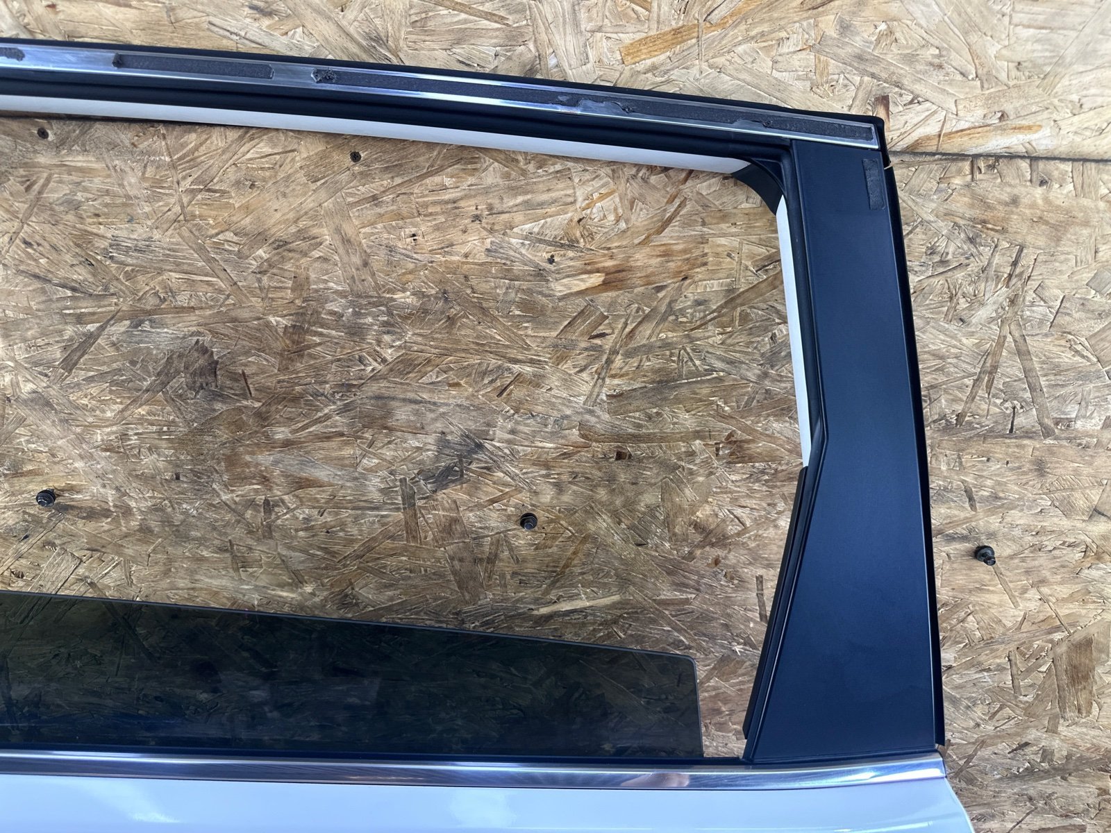 Дверь задняя левая SUBARU FORESTER SKE FB20 Дверь задняя левая SUBARU FORESTER SKE FB20