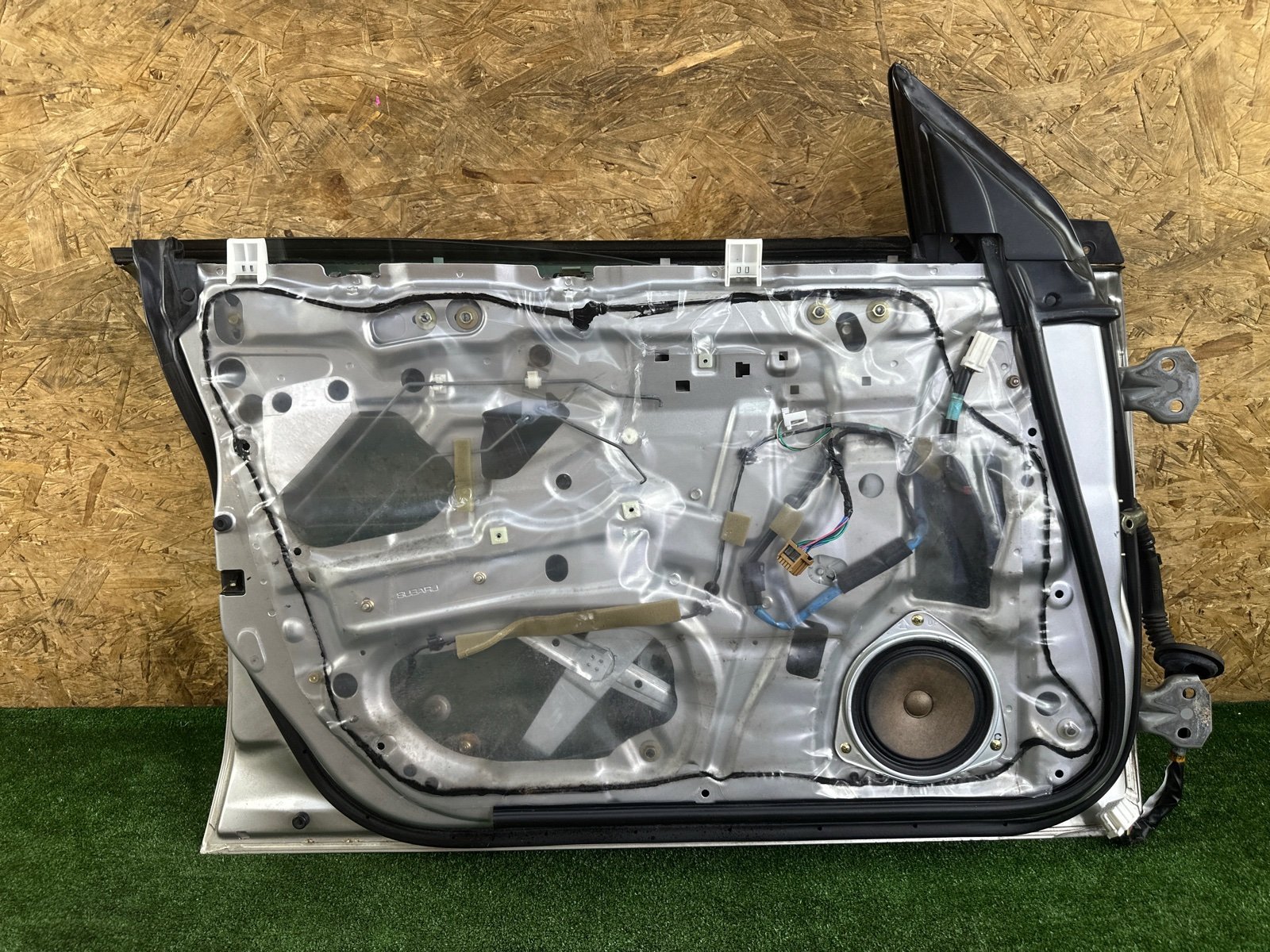 Дверь передняя левая IMPREZA WRX 2006 GDA EJ205 Дверь передняя левая IMPREZA WRX 2006 GDA EJ205