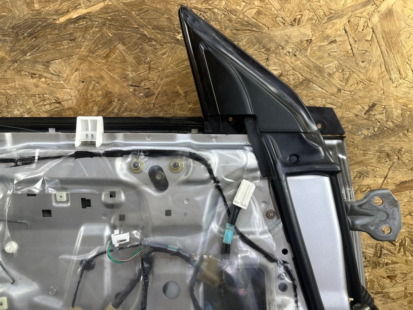 Дверь передняя левая IMPREZA WRX 2006 GDA EJ205 Дверь передняя левая IMPREZA WRX 2006 GDA EJ205