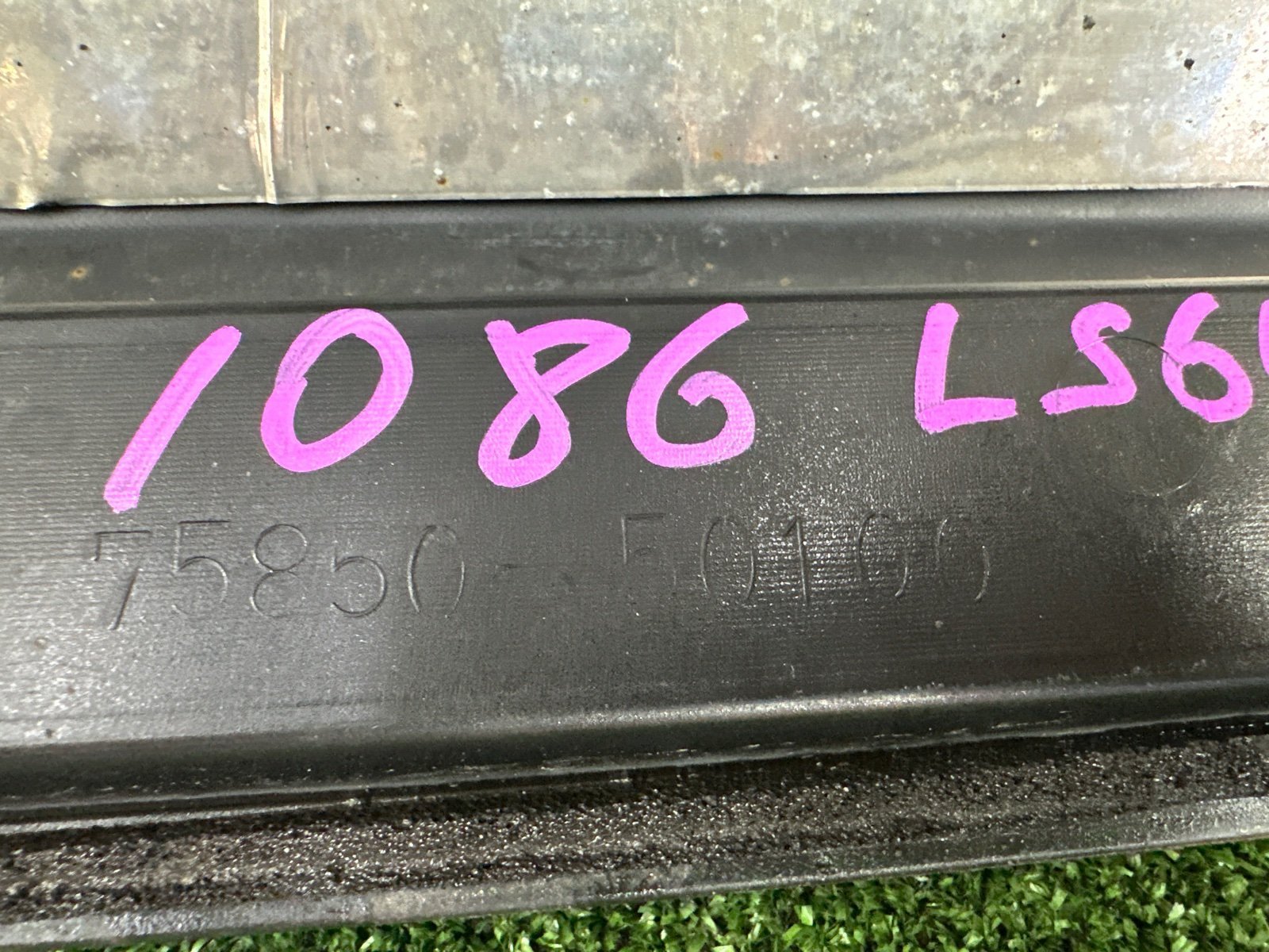 Порог кузовной правый LS600H 2012 UVF45 2URFSE Порог кузовной правый LS600H 2012 UVF45 2URFSE