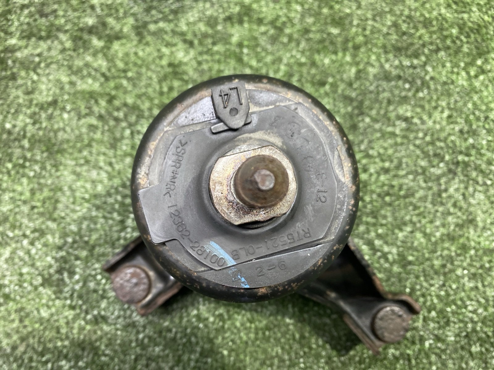 Подушка двигателя правая RX270 2013 AGL10W 1ARFE Подушка двигателя правая RX270 2013 AGL10W 1ARFE