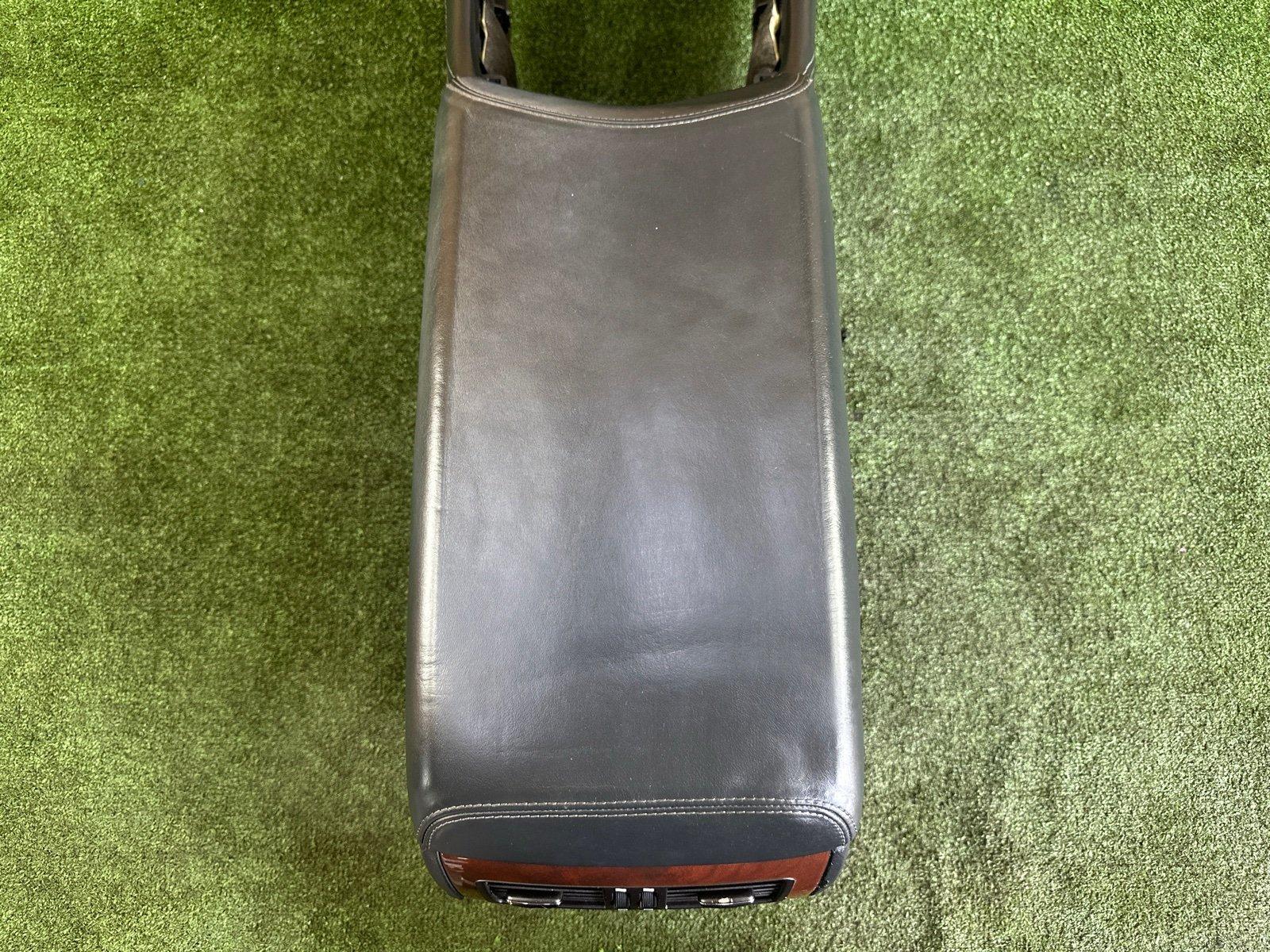 Бардачок между сиденьями LS600H 2012 UVF45 2URFSE