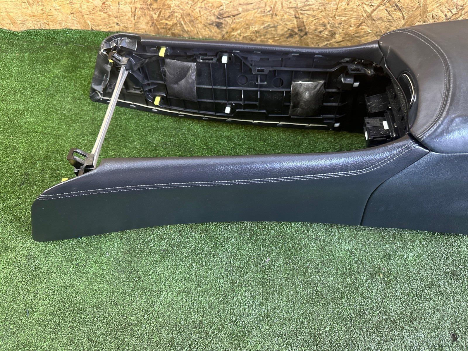 Бардачок между сиденьями LS600H 2012 UVF45 2URFSE