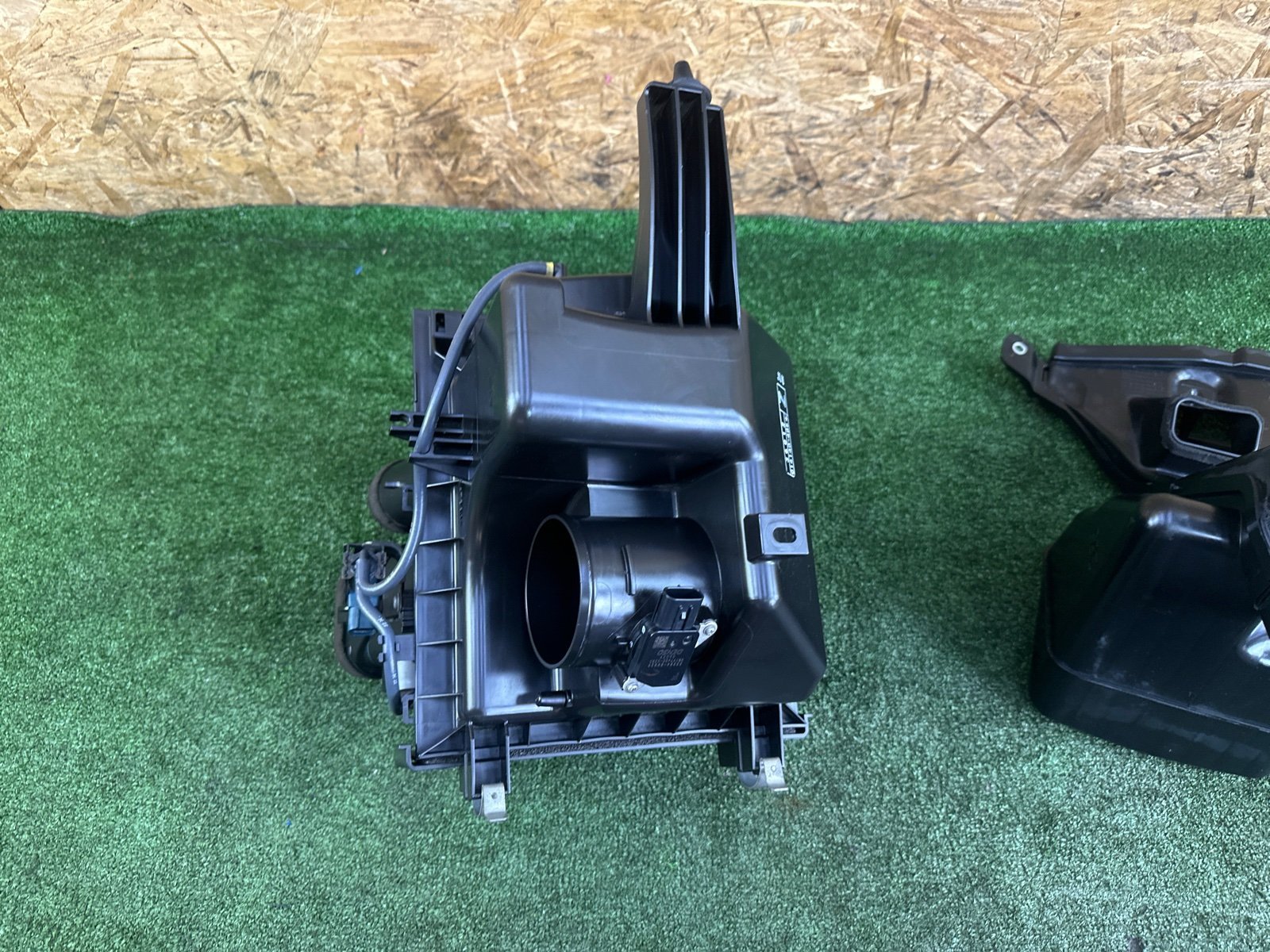 Корпус воздушного фильтра RX270 2013 AGL10W 1ARFE