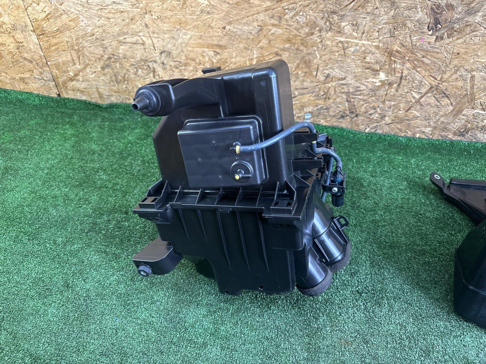Корпус воздушного фильтра RX270 2013 AGL10W 1ARFE