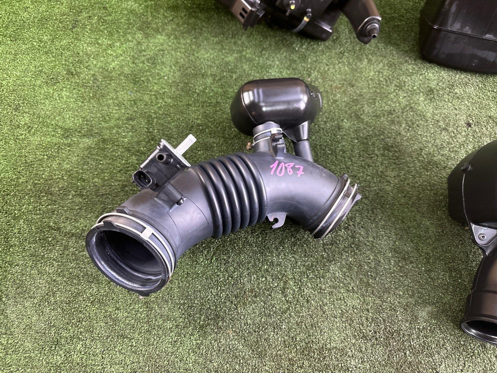 Корпус воздушного фильтра RX270 2013 AGL10W 1ARFE