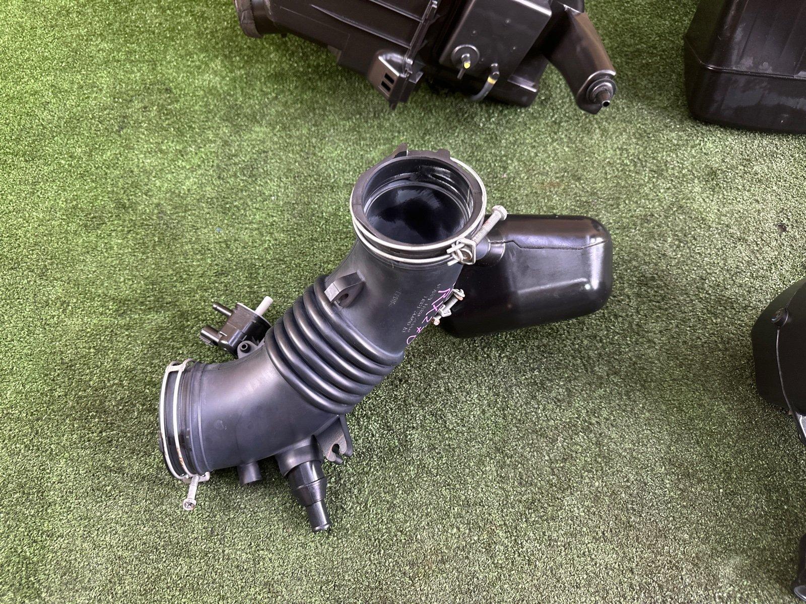 Корпус воздушного фильтра RX270 2013 AGL10W 1ARFE