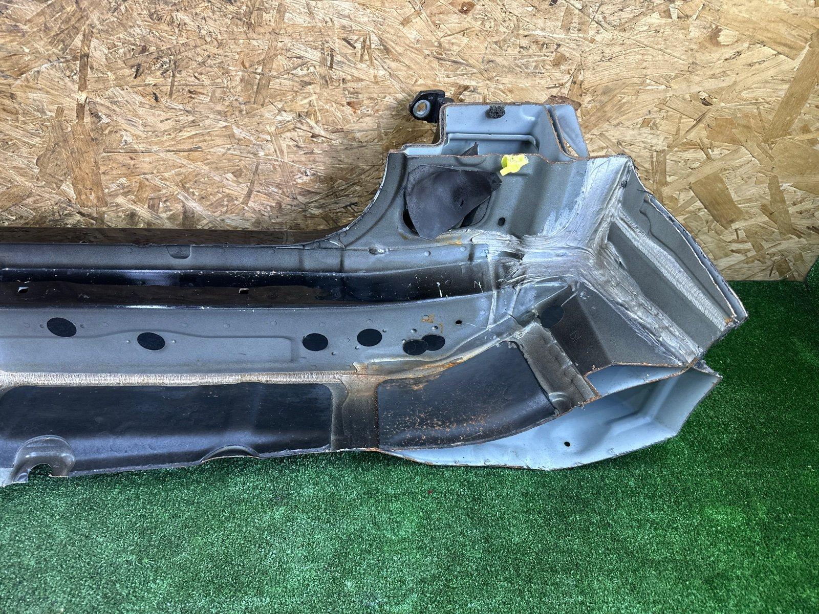 Порог железный левый LS600H 2012 UVF45 2URFSE