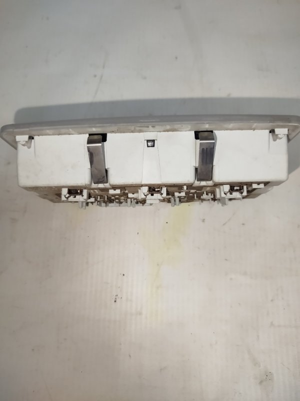 Плафон подсветки салона Cruze 2009 F16d3