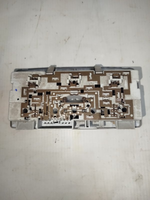 Плафон подсветки салона Chevrolet Cruze F16d3