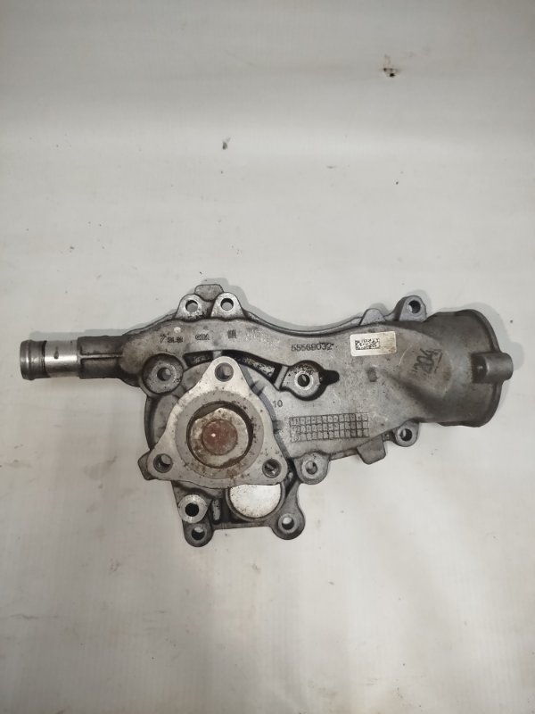 Помпа Opel Astra 55579016 Б/У