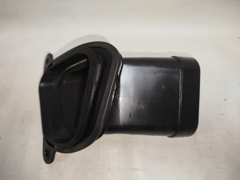 Патрубок воздушного фильтра Chevrolet Cruze A18XER 13346074 Б/У
