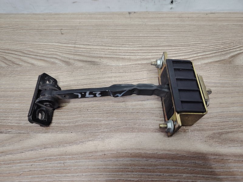 Ограничитель двери передний правый Mercedes-Benz E-class W211 OM646