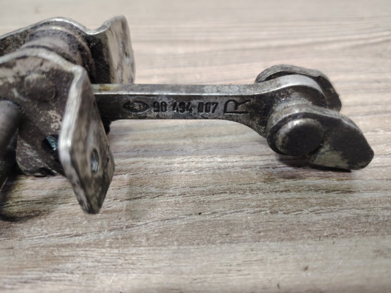 Ограничитель двери задний левый Opel Omega B 25 Z22XE