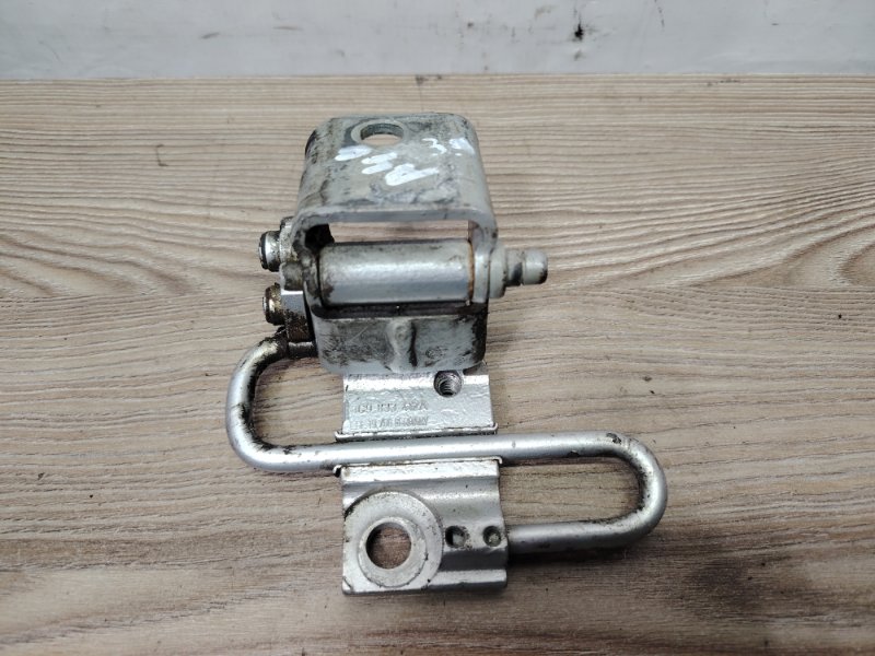 Запчасть петля двери задняя правая Volkswagen Passat B6 2008 3C5 CBA 3C9833412A контрактная Петля двери задняя правая Volkswagen Passat B6 2008 3C5 CBA 3C9833412A контрактная