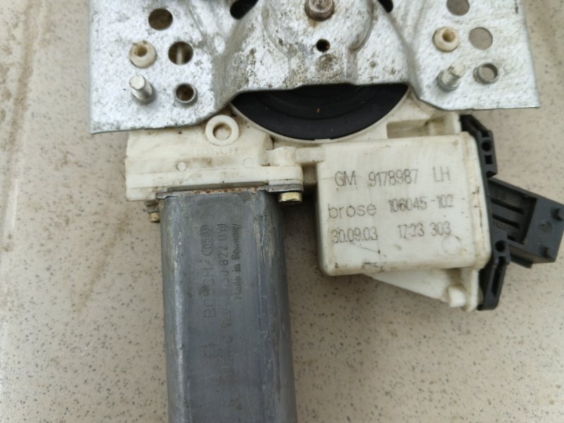 Стеклоподъемник передний левый Vectra C 2004 25 Z18XE