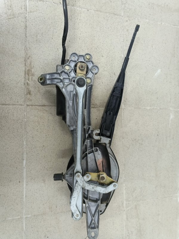 Трапеция стеклоочистителя передняя C-class 1998 W202 646