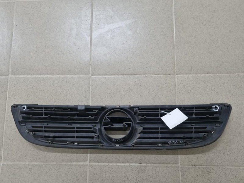 Решетка радиатора Opel Zafira A F75 X16XEL
