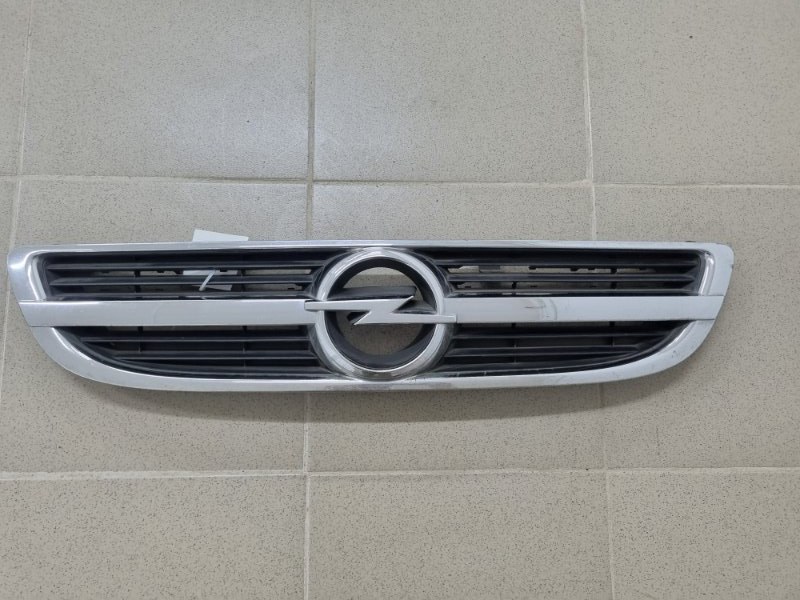 Решетка радиатора Zafira A 2003 F75 Z18XE