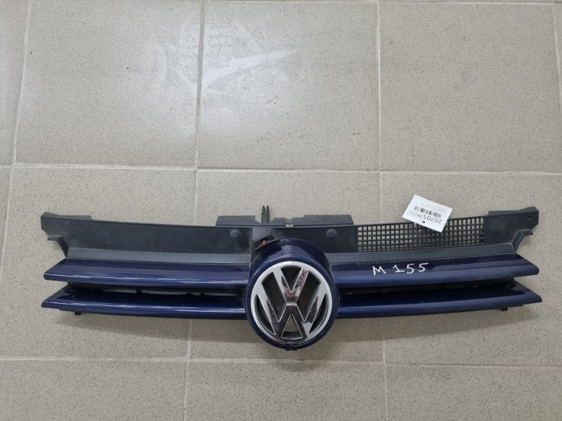 Решетка радиатора Golf 4 2001 1J1 AZD