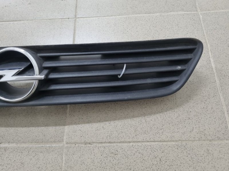 Решетка радиатора Opel Astra G F48 Z16SE